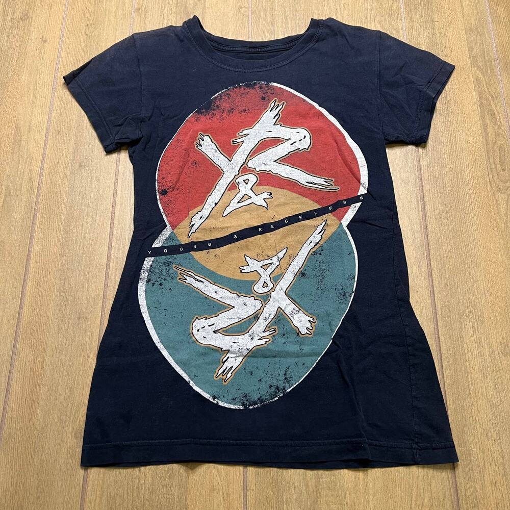 Vintage Y2K Style Young & Reckless Graphic Logo T Shirt Skater Grunge Sz S women